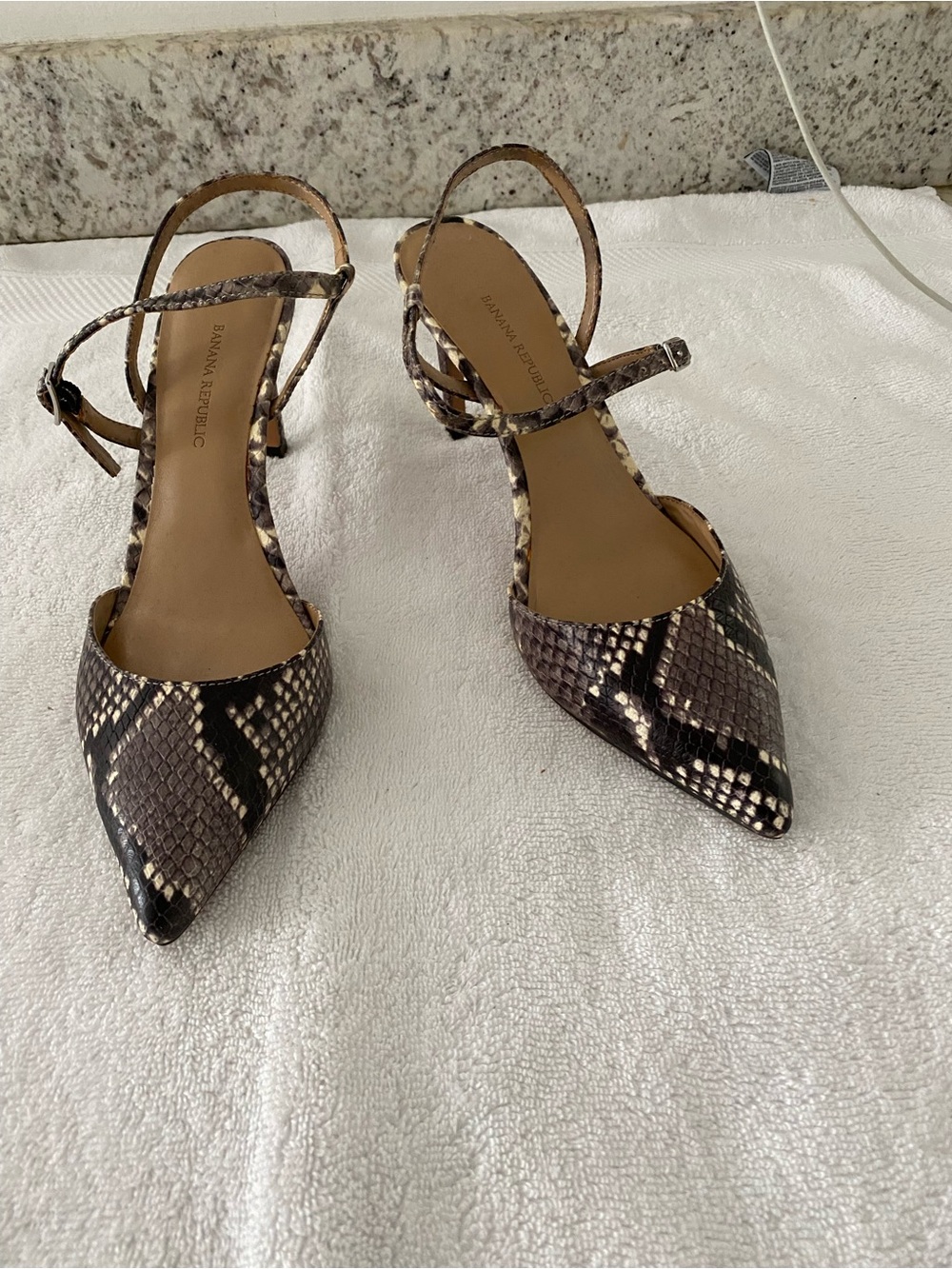 NEW Banana Republic Brown Snake-Print Pointed Toe Slingback Heels SZ 8